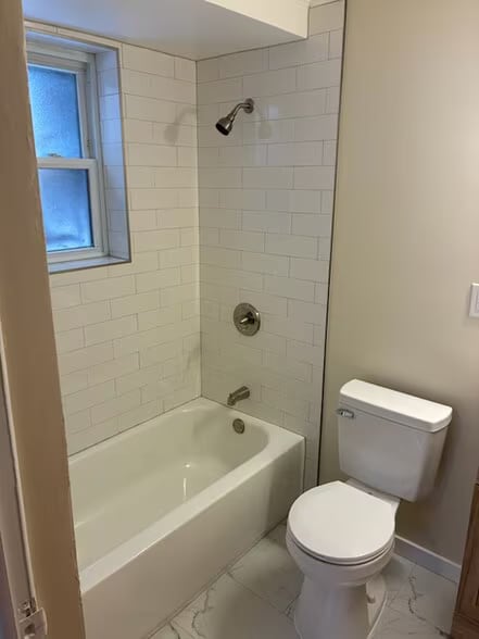 Building Photo - 807 W Madison St