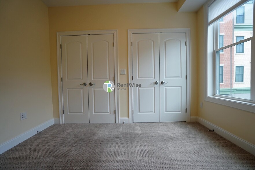 Building Photo - 315 Broadway