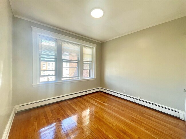 Building Photo - 1653 Commonwealth Ave