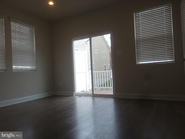 Building Photo - 7111 Tyndale Way