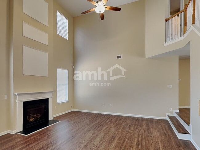 Building Photo - 107 Elba Dr