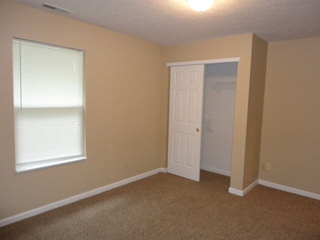 Building Photo - 755 Apple Ln