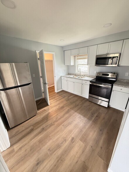 Building Photo - 715 Locust St