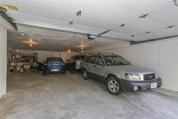 Building Photo - 137 Calumet St