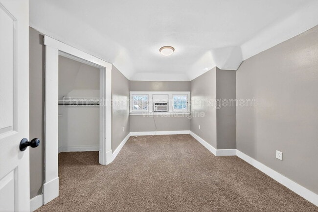 Building Photo - 2424 Oakland Ave