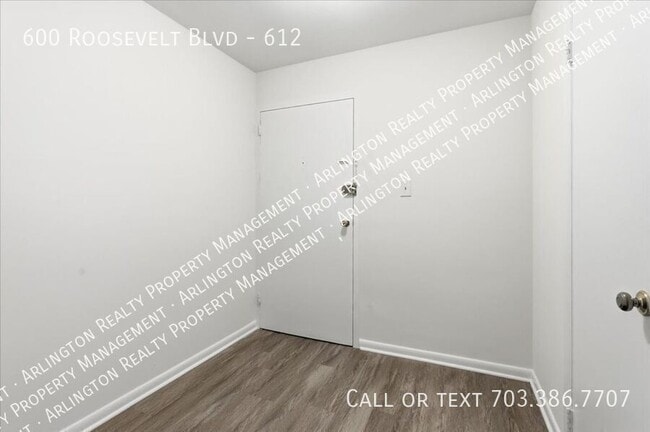 Building Photo - 600 Roosevelt Blvd