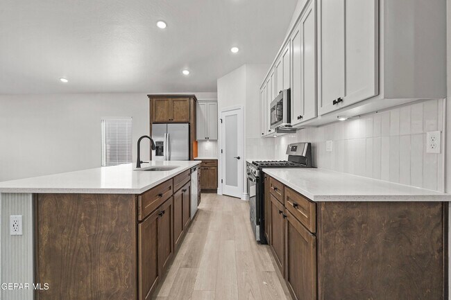 Building Photo - 15169 Ambition Ave