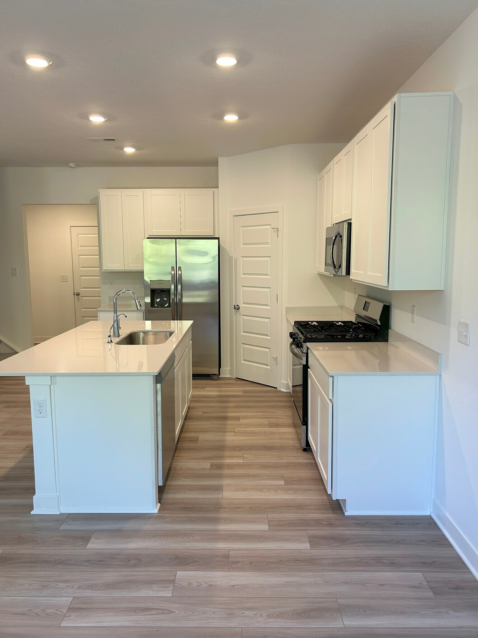 Building Photo - 1752 Trinity Ln