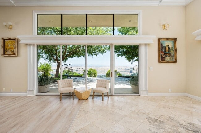 Building Photo - 14215 Killarney Dr