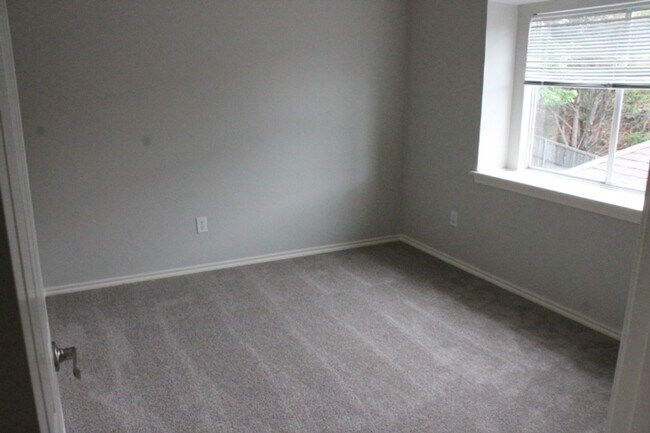 Building Photo - 3623 Rodale Way