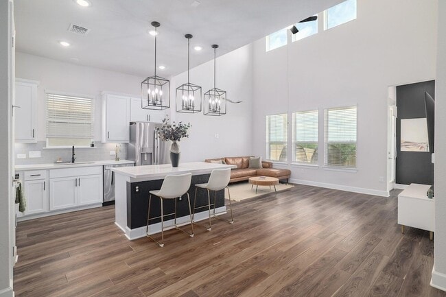 Building Photo - 4906 Seadrift Dr