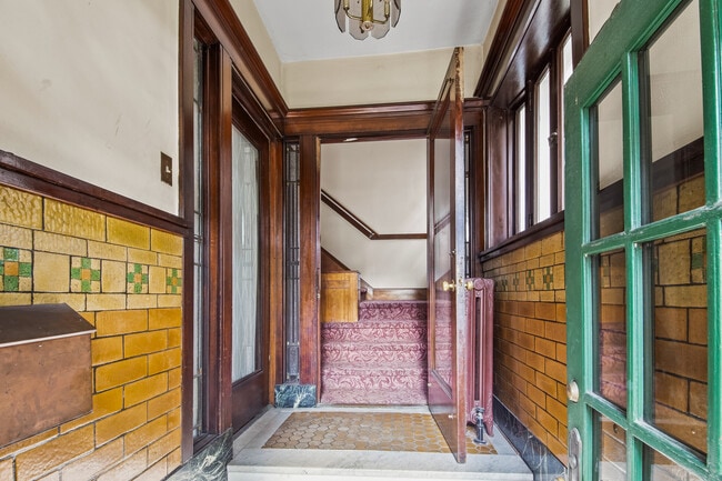 Building Photo - 3006 W Logan Blvd