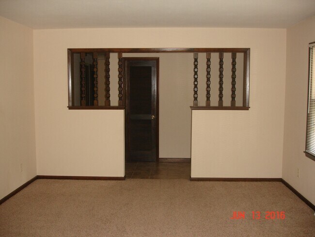 Building Photo - 23 High Dr