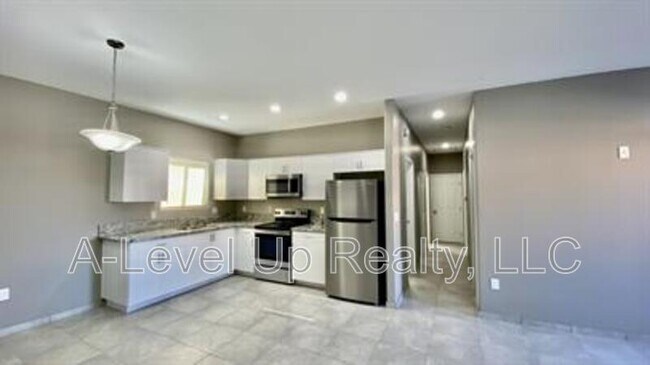 Building Photo - 1506 E 28th St