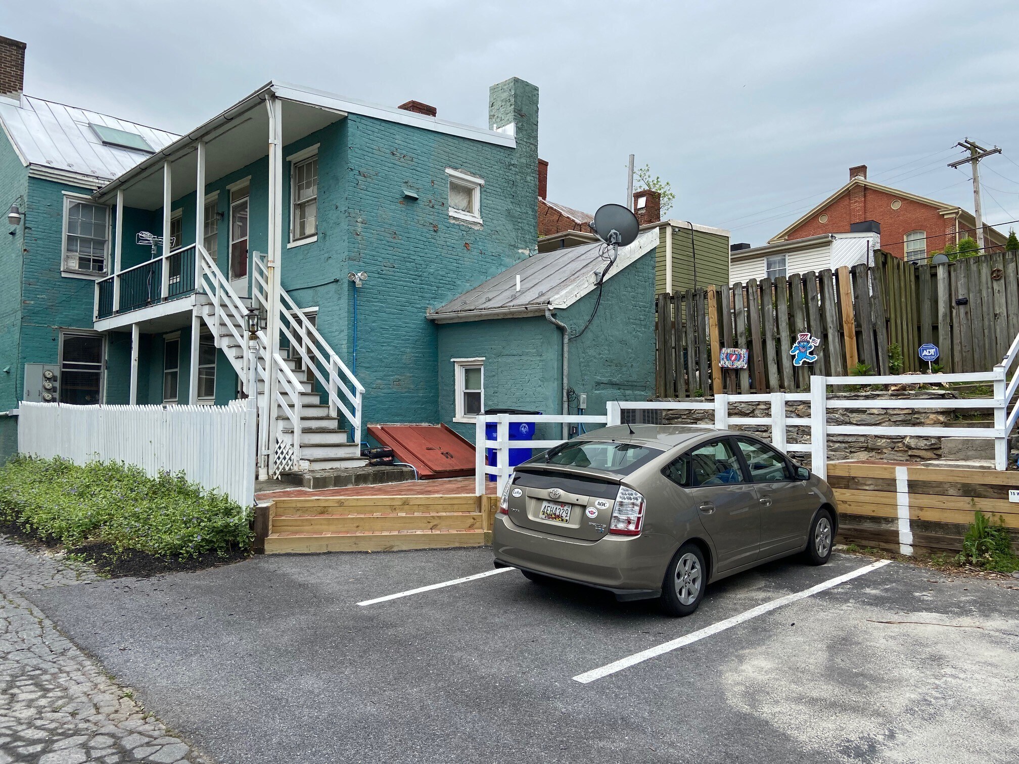 Building Photo - 15 W South St