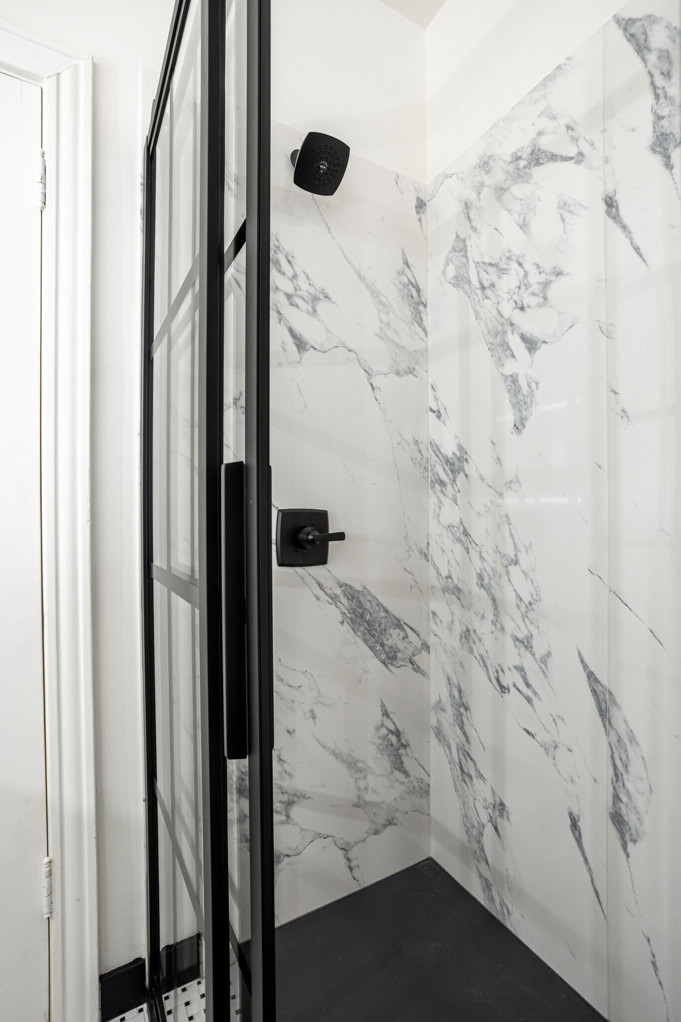 Building Photo - 740 S Stanley Ave