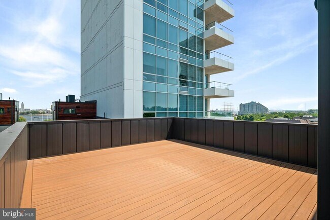 Building Photo - 142 S Front St