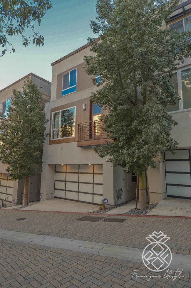 Primary Photo - 6752 Gill Way