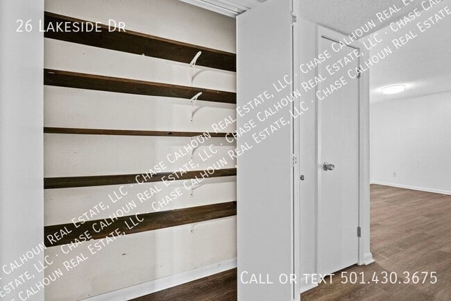 Building Photo - 26 Lakeside Dr