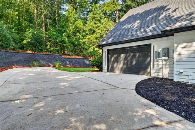 Building Photo - 141 Amicalola Way