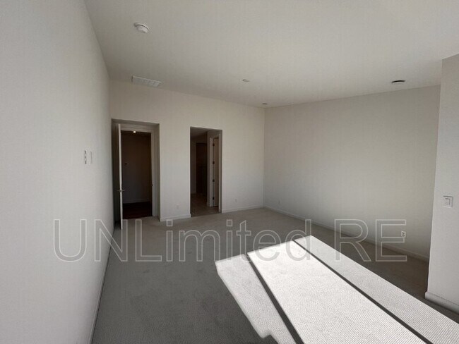 Building Photo - 5705 E Cannon Pl