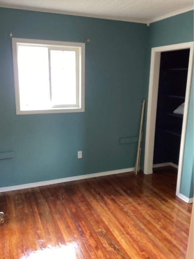 Building Photo - 868 NW 6th St