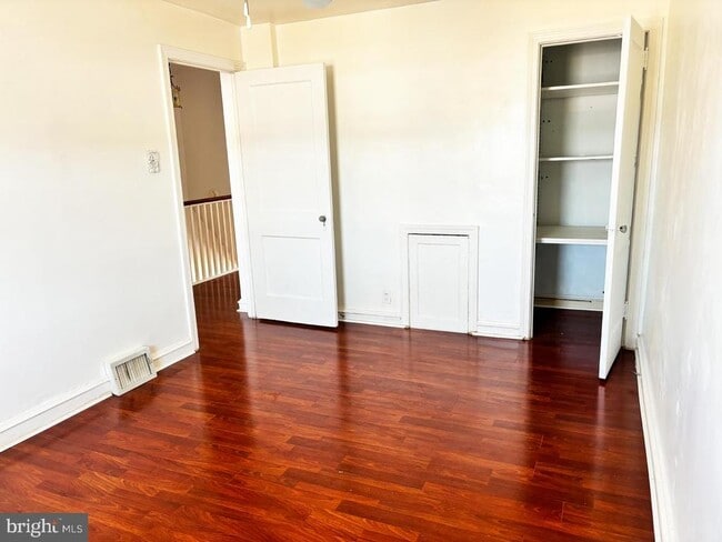 Building Photo - 6034 Hasbrook Ave