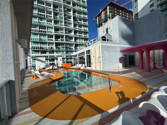 Building Photo - 31 SE 6th St