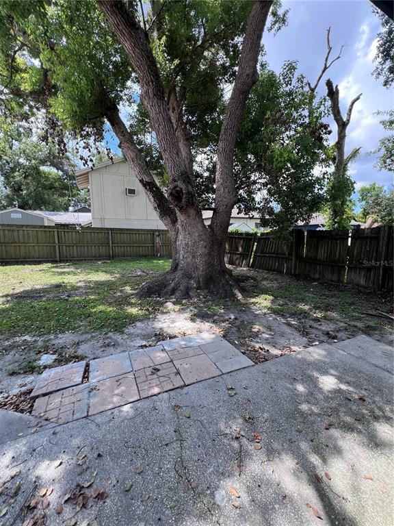 Building Photo - 118 W Sligh Ave