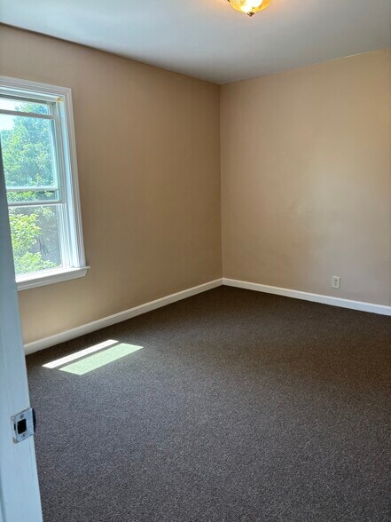 bedroom 1 - 2 Parkin Ave