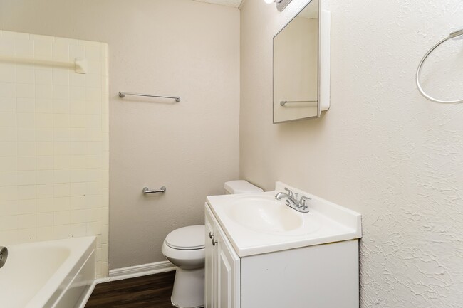 Building Photo - 7218 Wren Cir