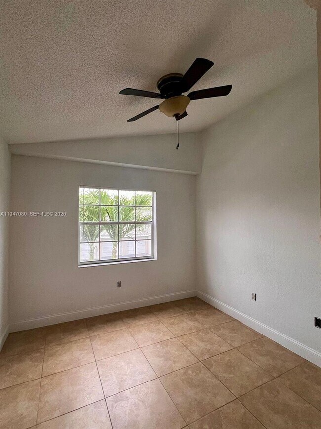 Building Photo - 2881 N Oakland Forest Dr