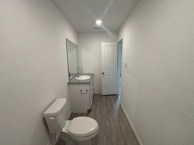 Building Photo - Charming Single-Story Home in Amenity-Rich Silos Community