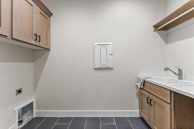 Building Photo - Charming 3 Bed, 2 Bath Home in Nampa, ID with Spacious Layout and Modern Touches!