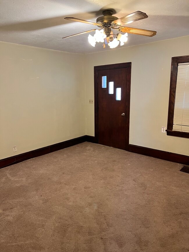 Living room - 4351 Dover Center Rd