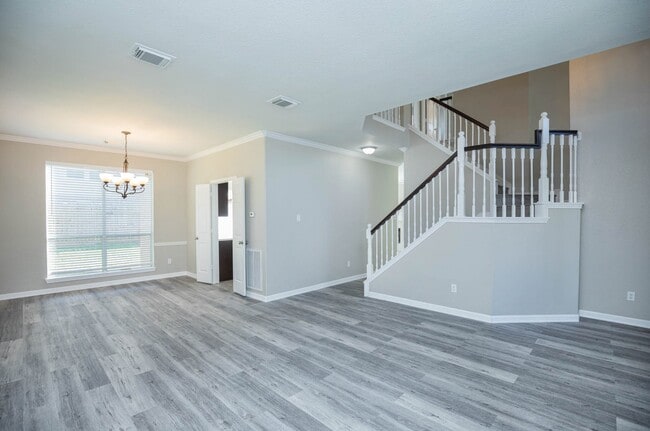 Building Photo - 18135 Somerset Knolls Ct