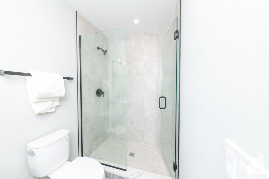 Building Photo - 4409 N Seeley Ave