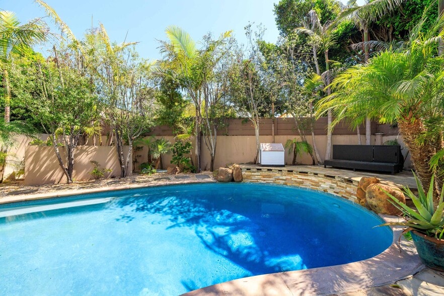 Building Photo - 1554 Mathews Ave