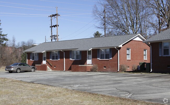 Primary Photo - 819 Church St