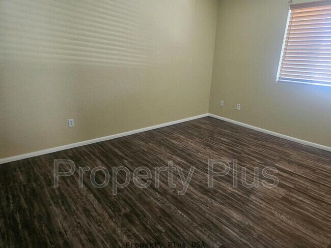 Building Photo - 3810 N Maryvale Pkwy