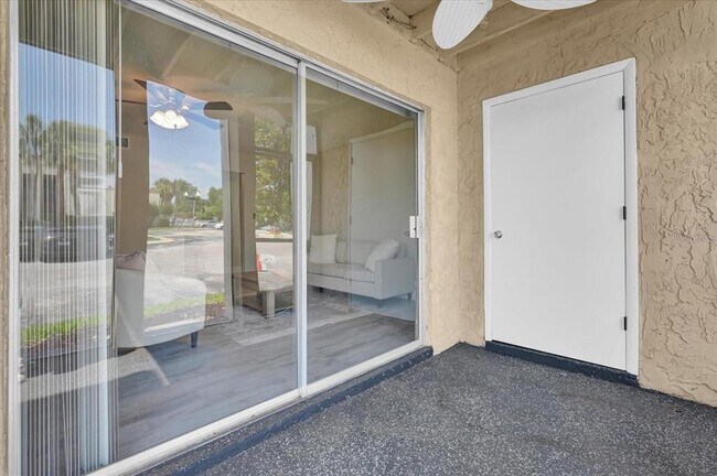Building Photo - 544 Orange Dr