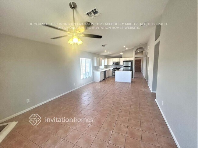 Building Photo - 8820 N 44th Ln