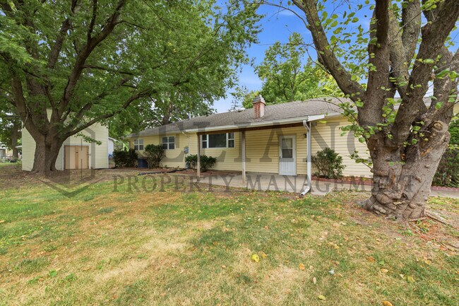 Building Photo - 428 Peach Tree Ln