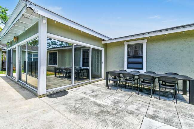 Building Photo - 15739 75th Way N