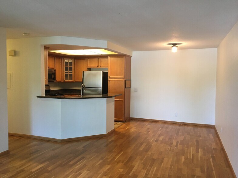 Building Photo - 12675 Camino Mira del Mar