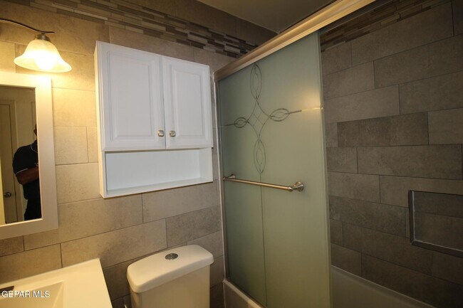 Building Photo - 9604 Gaza Dr