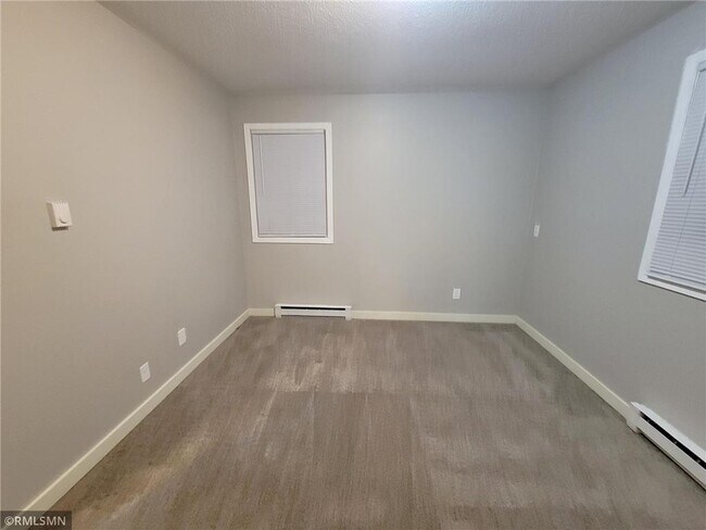 Building Photo - 710 Hillcrest St