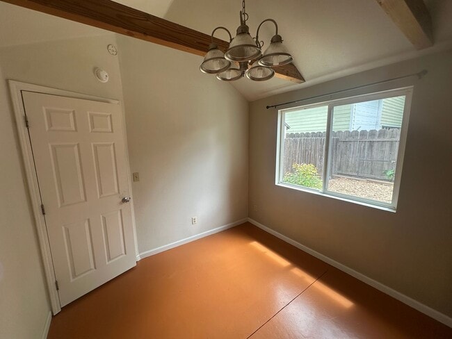 Building Photo - 2050 Laburnum Ave