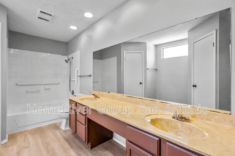 Building Photo - 11711 Spring Rain Dr