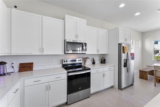 Building Photo - 14458 Spruce Pne Dr